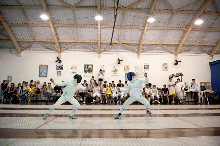 Иллюстрация к книге — Зачем нужна эта кнопка? Автобиография пилота и вокалиста Iron Maiden [i_025.jpg]