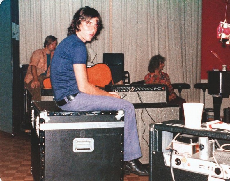 Иллюстрация к книге — Игги Поп. Вскройся в кровь [i_026.jpg]