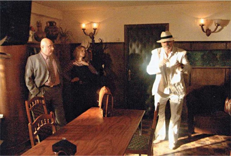 Иллюстрация к книге — Записки непутевого актера [i_075.jpg]