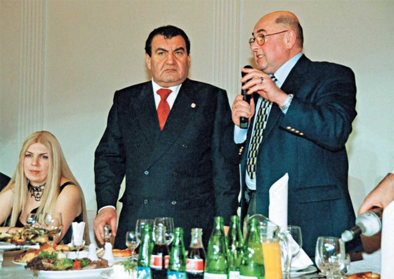 Иллюстрация к книге — Записки непутевого актера [i_098.jpg]