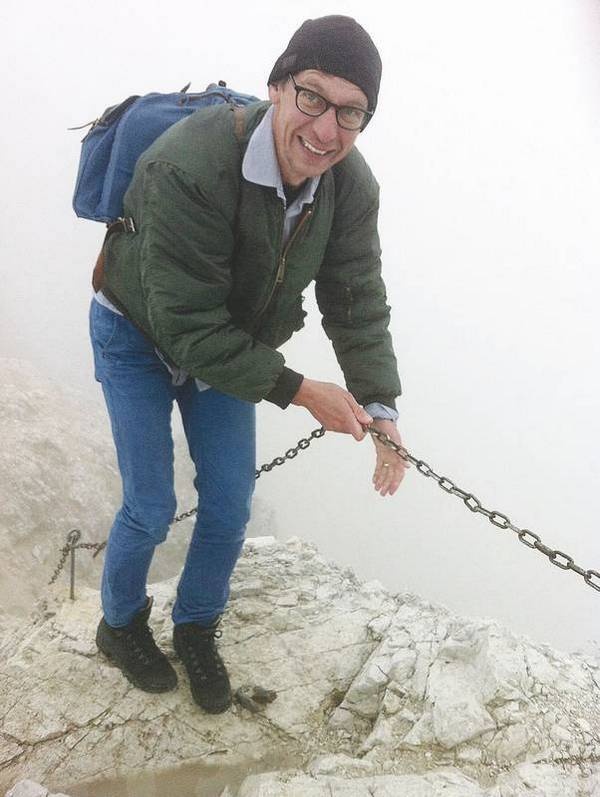 Иллюстрация к книге — Долбящий клавиши [i_001.jpg]