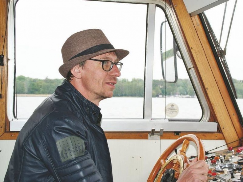 Иллюстрация к книге — Долбящий клавиши [i_006.jpg]