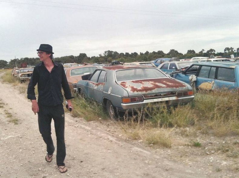 Иллюстрация к книге — Долбящий клавиши [i_007.jpg]