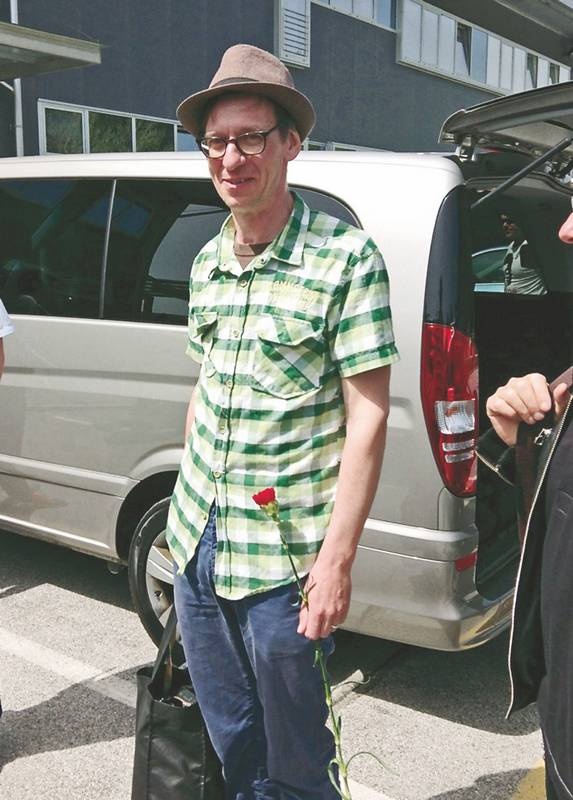 Иллюстрация к книге — Долбящий клавиши [i_014.jpg]