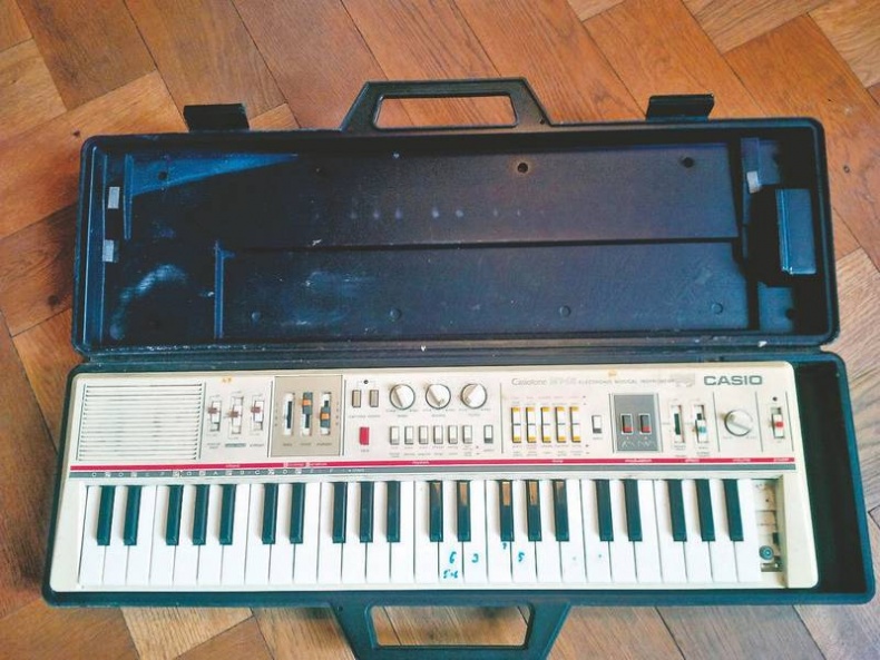 Иллюстрация к книге — Долбящий клавиши [i_061.jpg]