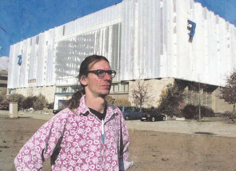 Иллюстрация к книге — Долбящий клавиши [i_129.jpg]