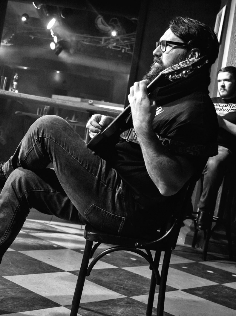 Иллюстрация к книге — Северный флот. Единственная правдивая история легендарной группы. Вещание из Судного дня [i_006.jpg]