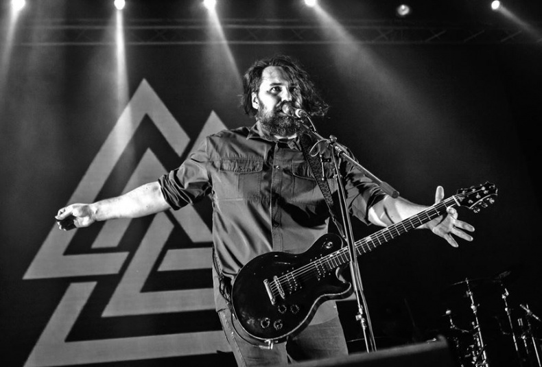 Иллюстрация к книге — Северный флот. Единственная правдивая история легендарной группы. Вещание из Судного дня [i_020.jpg]