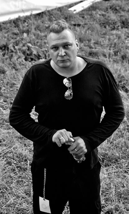 Иллюстрация к книге — Северный флот. Единственная правдивая история легендарной группы. Вещание из Судного дня [i_023.jpg]