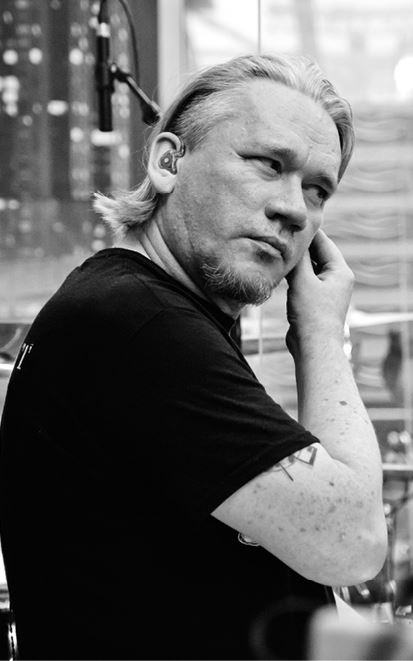 Иллюстрация к книге — Северный флот. Единственная правдивая история легендарной группы. Вещание из Судного дня [i_025.jpg]