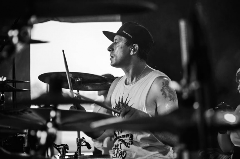 Иллюстрация к книге — Северный флот. Единственная правдивая история легендарной группы. Вещание из Судного дня [i_048.jpg]