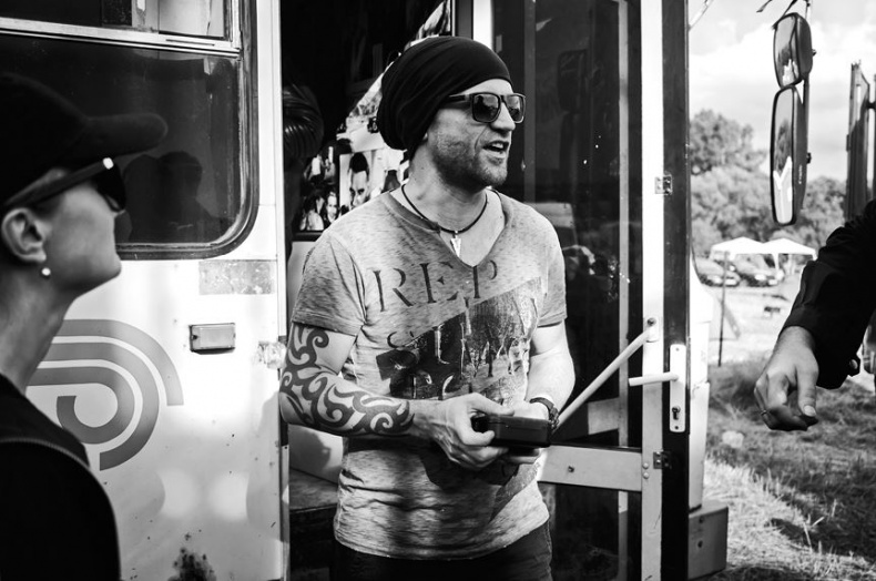 Иллюстрация к книге — Северный флот. Единственная правдивая история легендарной группы. Вещание из Судного дня [i_049.jpg]