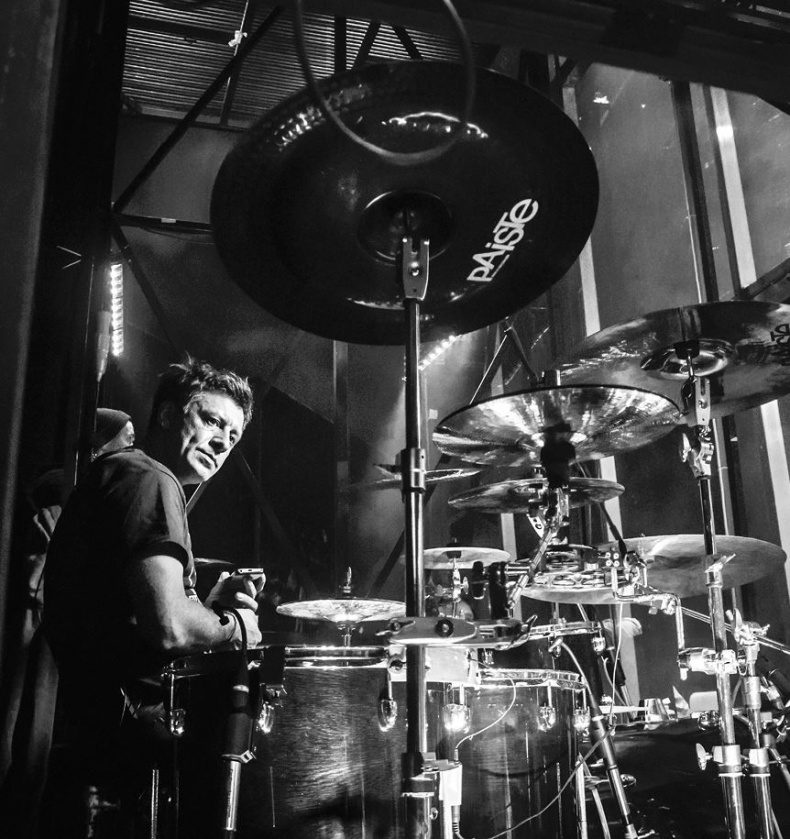 Иллюстрация к книге — Северный флот. Единственная правдивая история легендарной группы. Вещание из Судного дня [i_071.jpg]