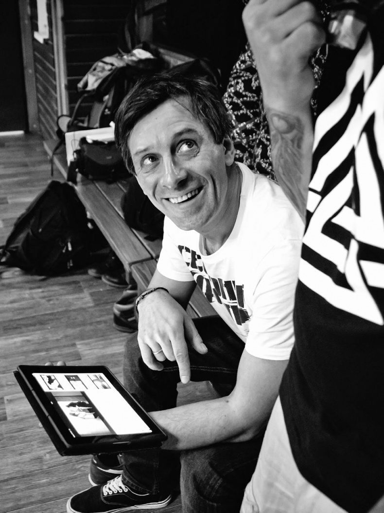 Иллюстрация к книге — Северный флот. Единственная правдивая история легендарной группы. Вещание из Судного дня [i_073.jpg]