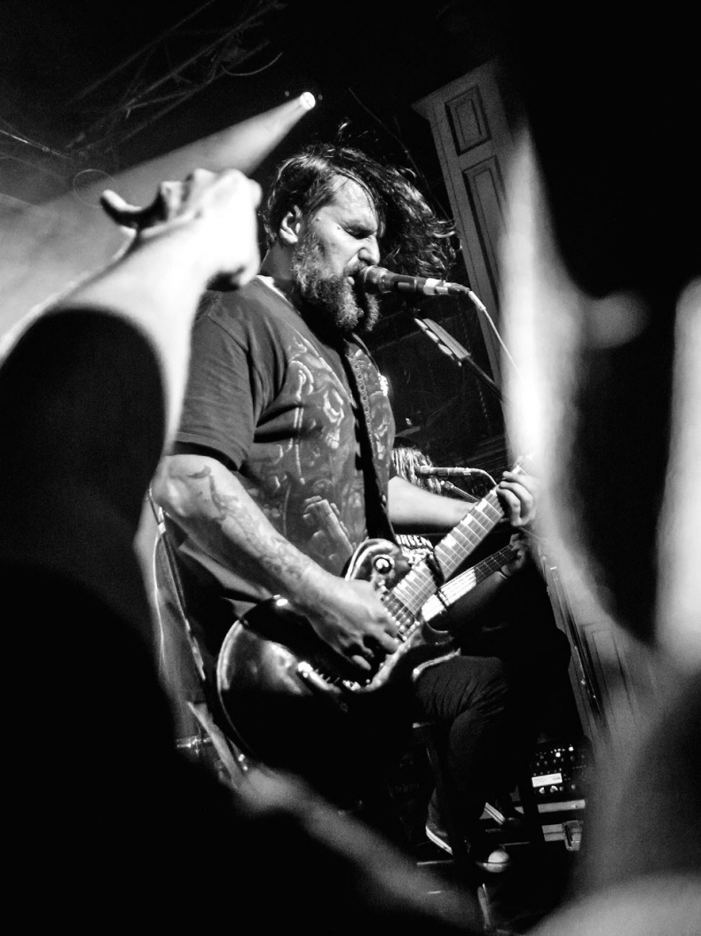 Иллюстрация к книге — Северный флот. Единственная правдивая история легендарной группы. Вещание из Судного дня [i_081.jpg]