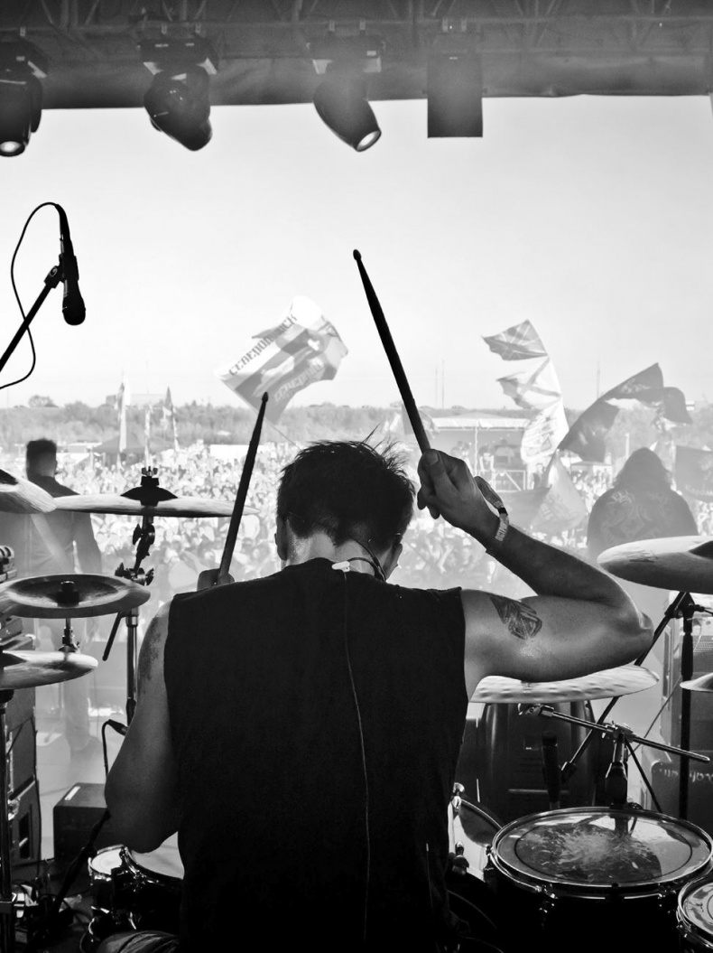 Иллюстрация к книге — Северный флот. Единственная правдивая история легендарной группы. Вещание из Судного дня [i_107.jpg]