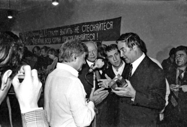 Иллюстрация к книге — Гибель Высоцкого. Правда и домыслы [i_011.jpg]