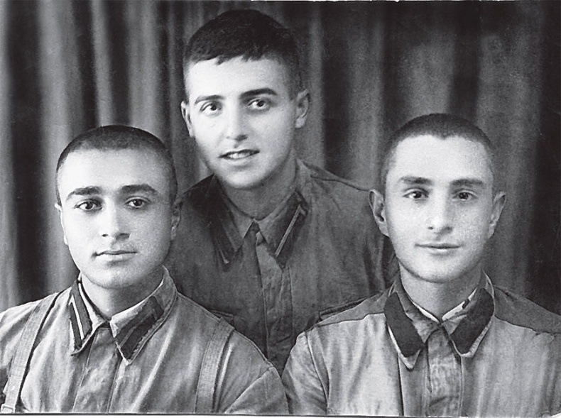 Иллюстрация к книге — Нетелефонный разговор [i_004.jpg]