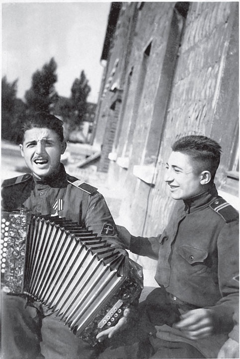 Иллюстрация к книге — Нетелефонный разговор [i_010.jpg]