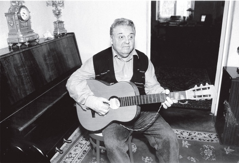 Иллюстрация к книге — Нетелефонный разговор [i_059.jpg]