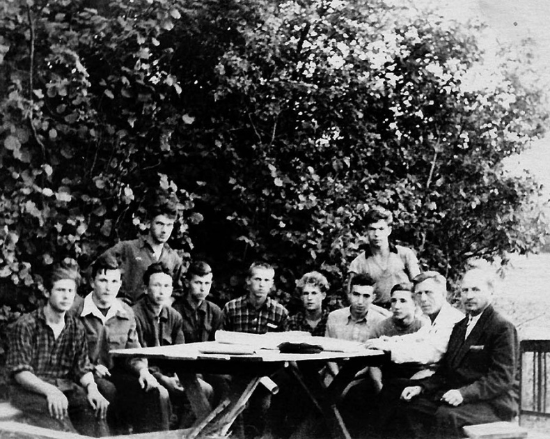 Иллюстрация к книге — Олег Куваев: повесть о нерегламентированном человеке [i_007.jpg]