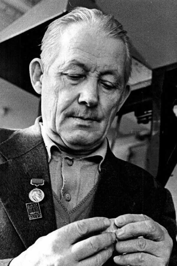 Иллюстрация к книге — Олег Куваев: повесть о нерегламентированном человеке [i_040.jpg]