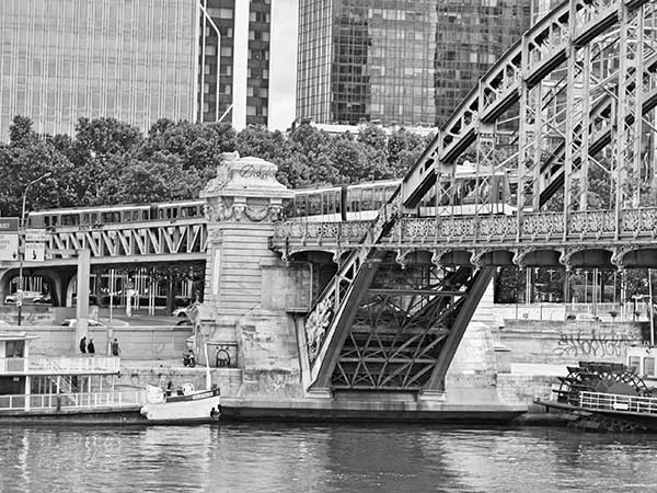 Иллюстрация к книге — Предместья мысли. Философическая прогулка [i_032.jpg]