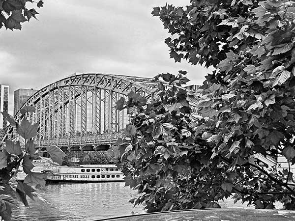 Иллюстрация к книге — Предместья мысли. Философическая прогулка [i_034.jpg]