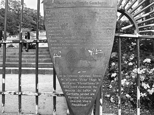 Иллюстрация к книге — Предместья мысли. Философическая прогулка [i_047.jpg]