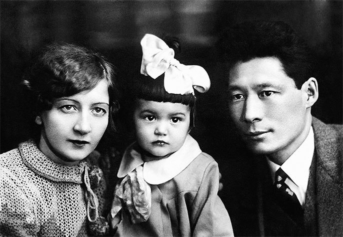 Иллюстрация к книге — Хрустальные легенды Страны Советов [i_002.jpg]