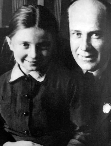 Иллюстрация к книге — Хрустальные легенды Страны Советов [i_016.jpg]