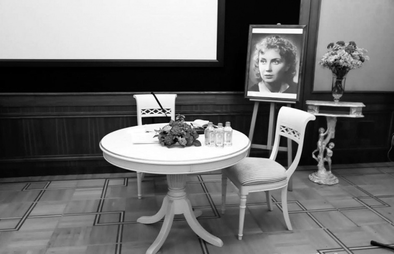 Иллюстрация к книге — Хрустальные легенды Страны Советов [i_072.jpg]