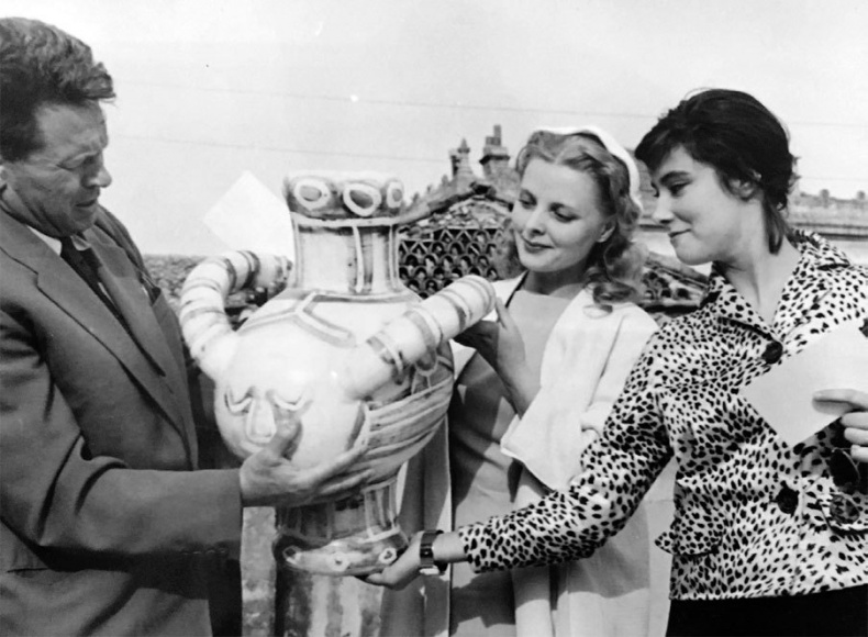 Иллюстрация к книге — Хрустальные легенды Страны Советов [i_096.jpg]