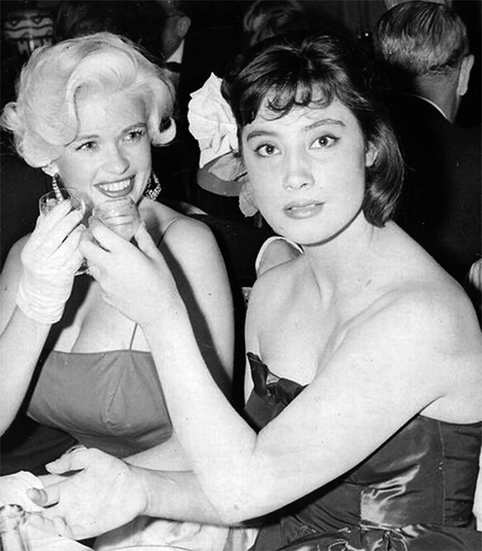 Иллюстрация к книге — Хрустальные легенды Страны Советов [i_108.jpg]