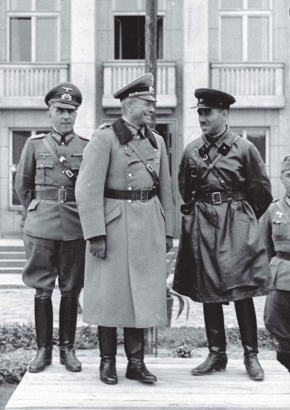 Иллюстрация к книге — Дьявольский союз. Пакт Гитлера – Сталина, 1939–1941 [i_006.jpg]