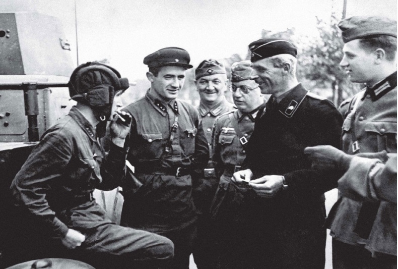 Иллюстрация к книге — Дьявольский союз. Пакт Гитлера – Сталина, 1939–1941 [i_007.jpg]