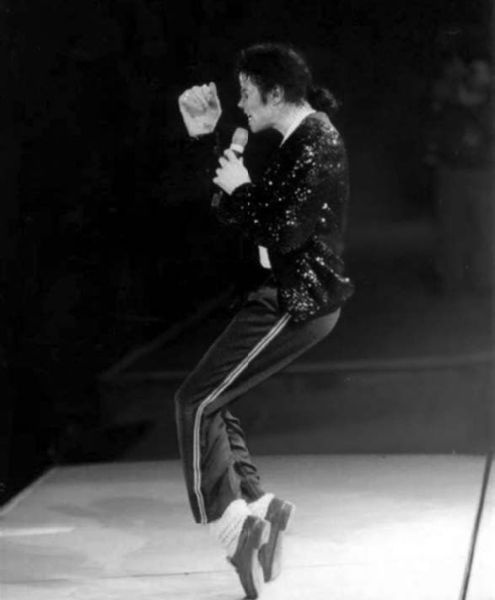 Иллюстрация к книге — Майкл Джексон. Добро пожаловать в Неверлэнд [i_027.jpg]