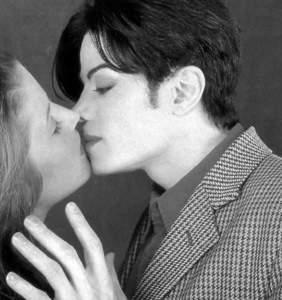 Иллюстрация к книге — Майкл Джексон. Добро пожаловать в Неверлэнд [i_039.jpg]