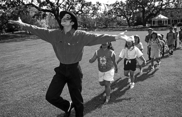 Иллюстрация к книге — Майкл Джексон. Добро пожаловать в Неверлэнд [i_055.jpg]