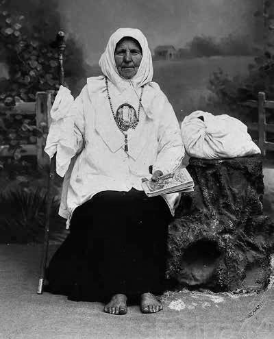 Иллюстрация к книге — Мифы о призраках. Путеводитель по мистическому Петербургу [i_016.jpg]