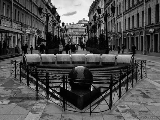 Иллюстрация к книге — Мифы о призраках. Путеводитель по мистическому Петербургу [i_032.jpg]