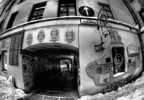 Иллюстрация к книге — Мифы о призраках. Путеводитель по мистическому Петербургу [i_051.jpg]