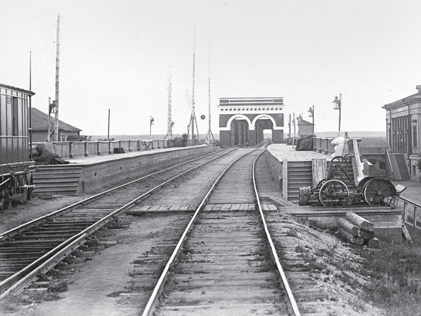 Иллюстрация к книге — Петербург: неповторимые судьбы. Город и его великие люди [i_008.jpg]