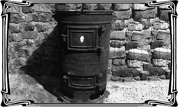 Иллюстрация к книге — Катакомбы военного спуска [i_002.jpg]