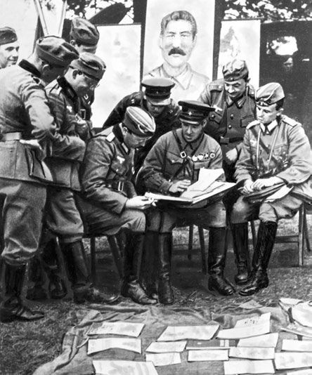 Иллюстрация к книге — Василий Сталин. Письма из зоны [i_025.jpg]