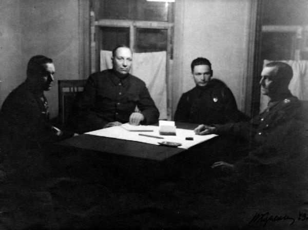 Иллюстрация к книге — Василий Сталин. Письма из зоны [i_047.jpg]