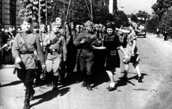 Иллюстрация к книге — Василий Сталин. Письма из зоны [i_056.jpg]