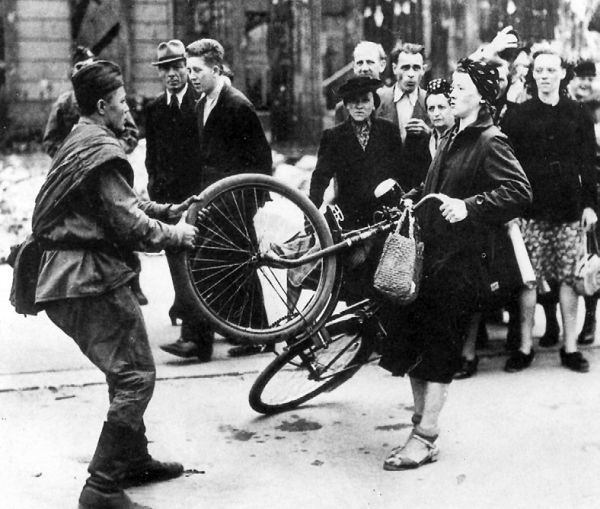 Иллюстрация к книге — Василий Сталин. Письма из зоны [i_058.jpg]