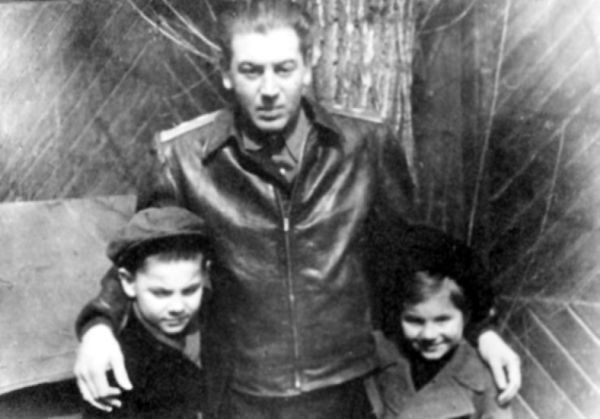 Иллюстрация к книге — Василий Сталин. Письма из зоны [i_068.jpg]