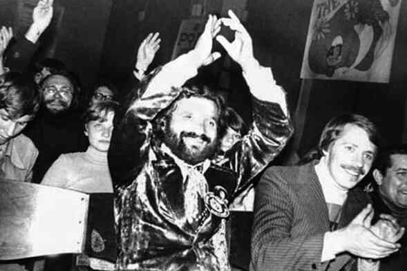 Иллюстрация к книге — Майк Науменко. Бегство из зоопарка [i_029.jpg]